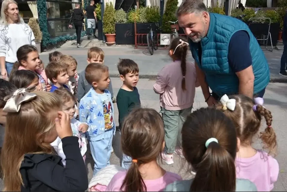 ЕКОЛОШКА АКЦИЈА КАЈ ТЦ „ЛЕПТОКАРИЈА“: Граѓани, волонтери и административци го чистеа просторот