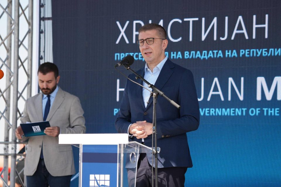 (ВИДЕО) Мицкоски: Енергетски независна Македонија со ветерниот парк на „Алказар енерџи“, поддршка за идни инвестиции