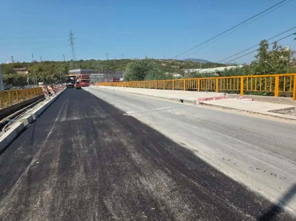 ПРЕД ПРЕДВИДЕНИОТ РОК ЗАВРШЕНА САНАЦИЈАТА НА МОСТОТ НА МАРКОВА РЕКА: Скопјани ќе можат да го користат од утре