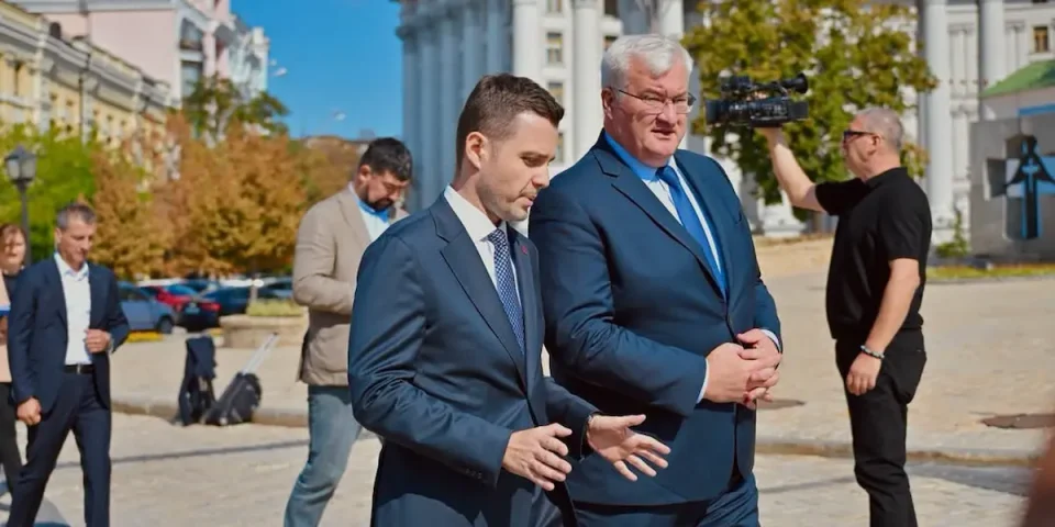 Муцунски во Киев: Македонија стои зад Украина, границите не можат да се менуваат со сила