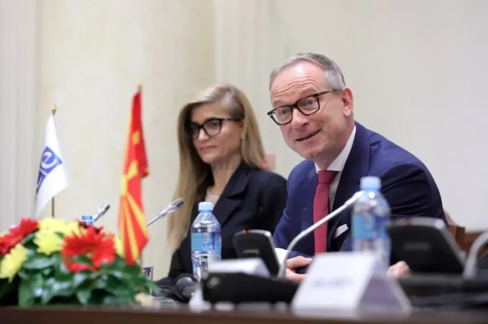 Македонија е предводник во регионот во борбата против фемицидот, вели амбасадорот Вал