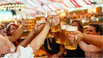 ПИВОТО НА ОКТОБЕРФЕСТ СÈ ПОСКАПО: Литар годинава чини просечно 15,61 евро