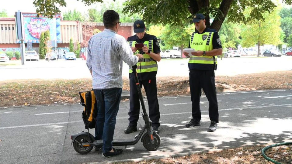 ВО АВГУСТ ИМАЛО 606 ПРЕКРШОЦИ СО ТРОТИНЕТИ: Одземени биле 18