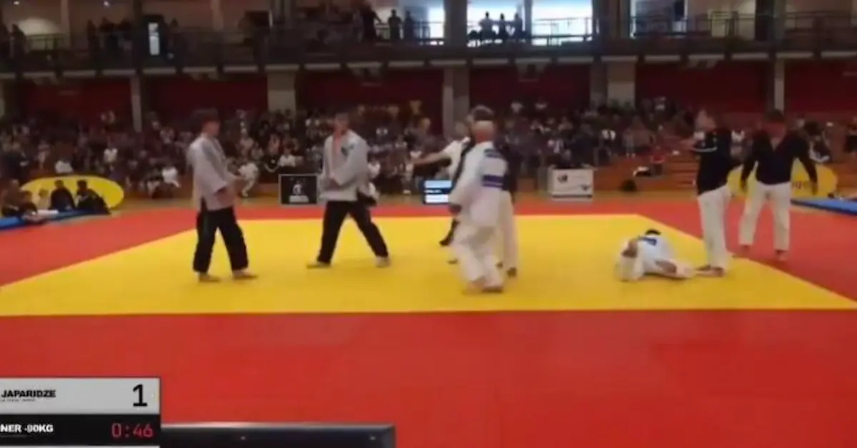 (ВИДЕО) ГРУЗИСКИ ЏУДИСТ ГО ПРЕТЕПАЛ ПРОТИВНИКОТ ОТКАКО ЈА ЗАГУБИЛ БОРБАТА: Германскиот репрезентативец останал без два заба и со скршена вилица
