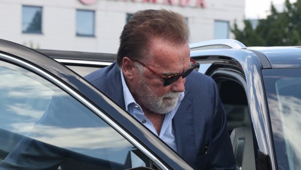 ШВАРЦЕНЕГЕР ПРИЗНА ДЕКА ПОМИНАЛ НА ЦРВЕНО: Судењето за сообраќајната несреќа од 2022 година започнува во Беверли Хилс