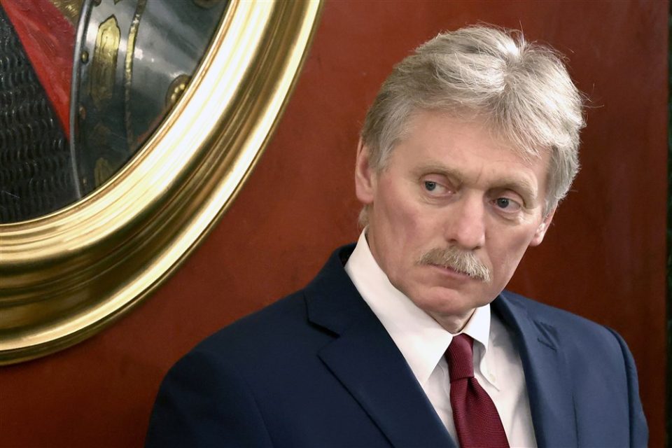 КРЕМЉ НЕГИРА ТАЕН ДОГОВОР СО ТРАМП: Песков ги отфрли наводите за укинување санкции во замена за затвореници