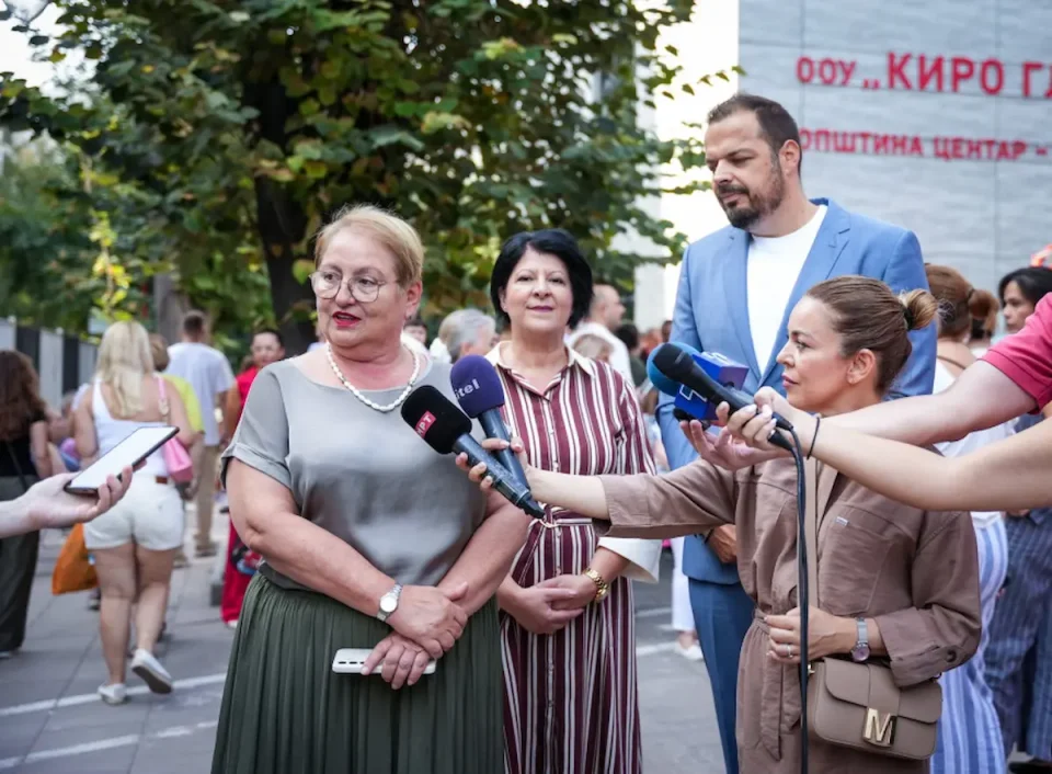 Јаневска до првачињата: Освен знаење, побарајте и братче или сестриче, за повторно да ги отвориме затворените училишта
