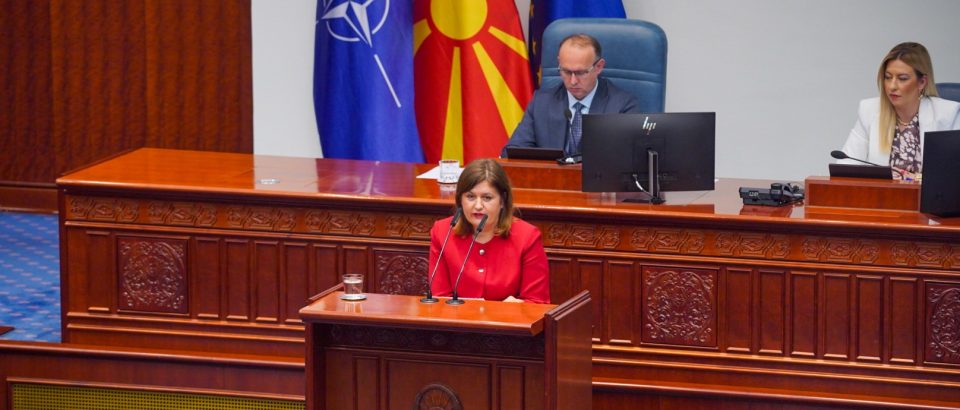 Собранието ја отфрли интерпелацијата за министерката Божиновска