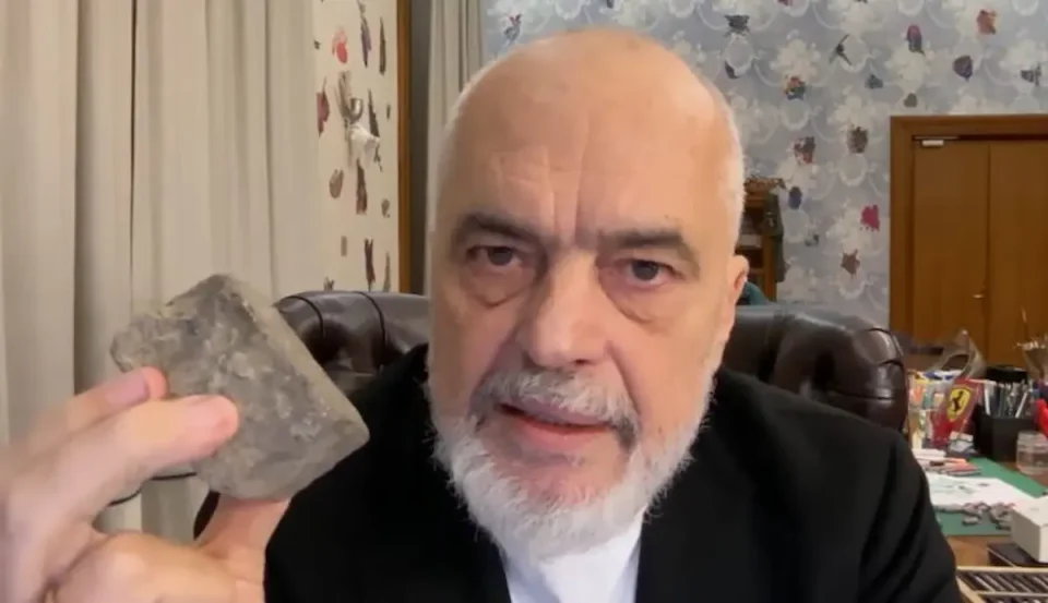 (ВИДЕО) „ВЛАДИТЕ СЕ МЕНУВААТ НА ИЗБОРИ, НЕ СО НАСИЛСТВО“: Рама ги отфрли повиците за оставка и предупреди на ескалација