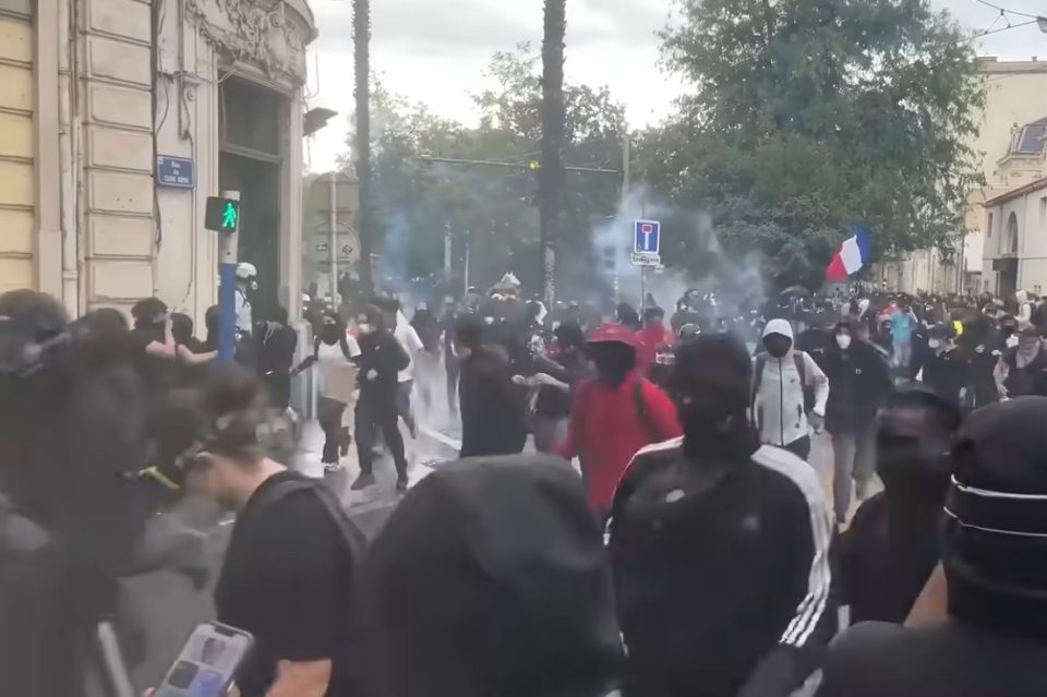 Француските синдикати повикуваат на нови протести