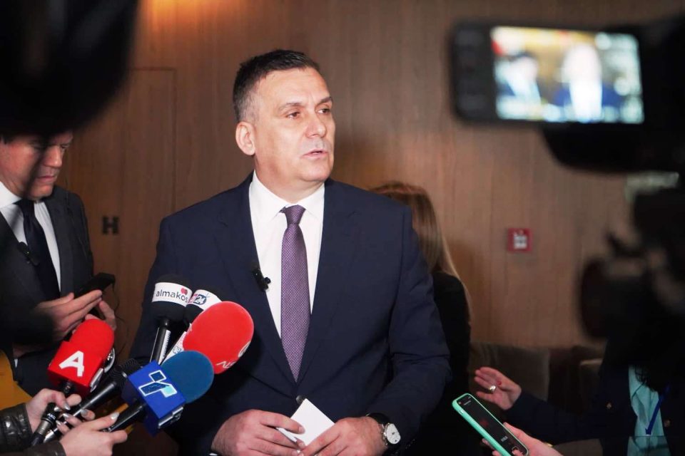 Хоџа: Борбата против загадувањето бара системски пристап