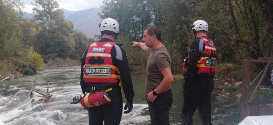 СПАСУВАЧКИ ТИМОВИ ВО АКЦИЈА: Се трага по исчезнато лице крај Вардар во гостиварско
