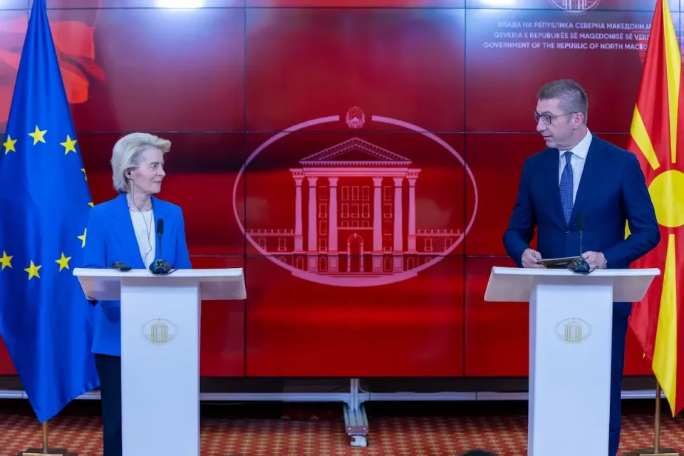 (ВИДЕО) Мицкоски: Очекуваме ЕУ да се вклучи во разговорите со Бугарија, бараме европско решение без нови билатерални условувања