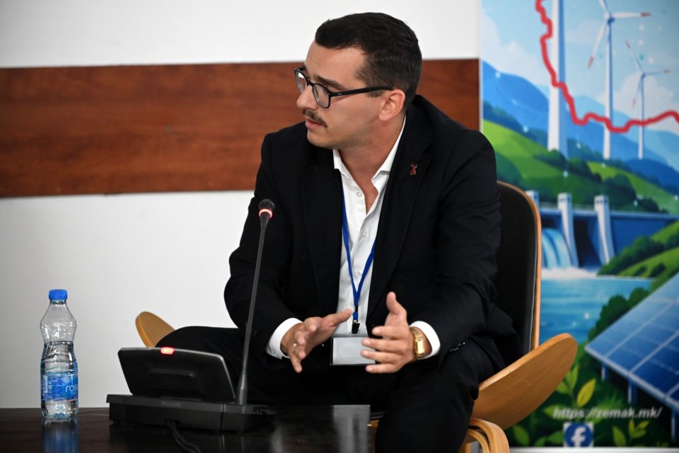 БАТЕРИСКИТЕ СИСТЕМИ ВО ФОКУСОТ НА СТРУЧНАТА ДИСКУСИЈА: Презентирани инженерски решенија на конференцијата во Струга