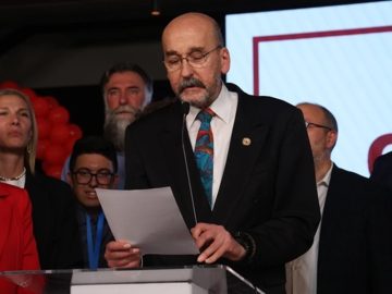 Радомир Саичиќ говори на прославата на Студентската листа
