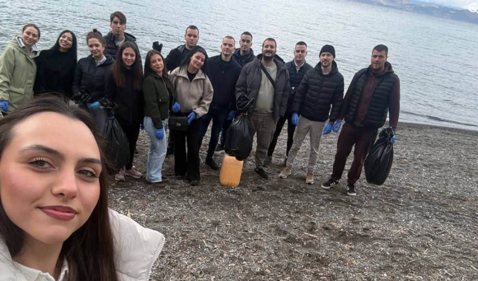 ЕКОЛОШКА АКЦИЈА НА ПЛАЖАТА „НЕМО“: Младите од Охрид испратија силна порака за чиста средина
