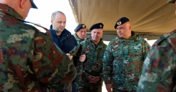 МАКЕДОНИЈА НЕМА ДА ИСПРАЌА ВОЈНИЦИ ВО УКРАИНА: Мисајловски вели дека таква обврска не произлегува од членството во НАТО