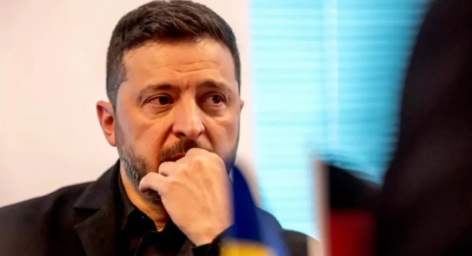 „НЕСРЕЌНА ОДЛУКА“ НА ВАШИНГТОН: Зеленски реагираше на паузата во санкциите за Русија